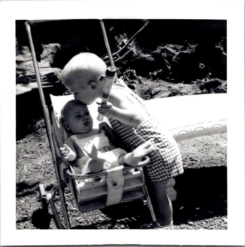 Bambino che bacia nel - bambino,